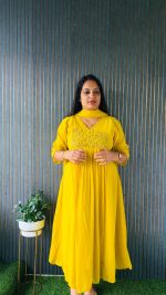 TOP AND DUPATTA - Image 4