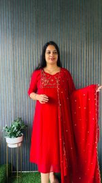 TOP & DUPATTA - Image 2